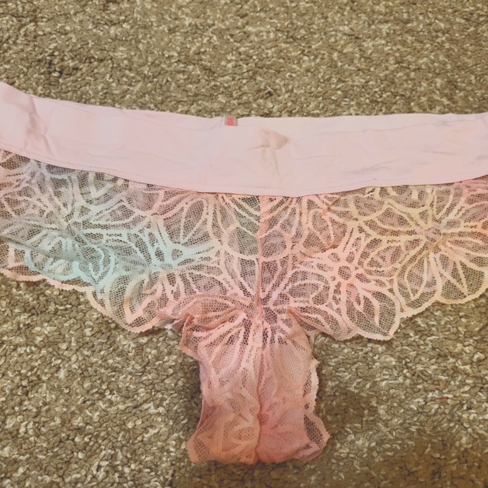 PINK lace cheeky underwear size L. NWT.